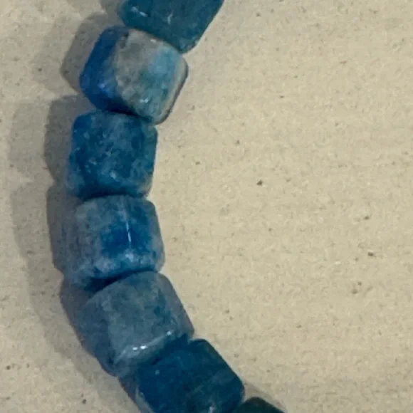 Blue Apatite Stretch Bracelet - Picture 3 of 3